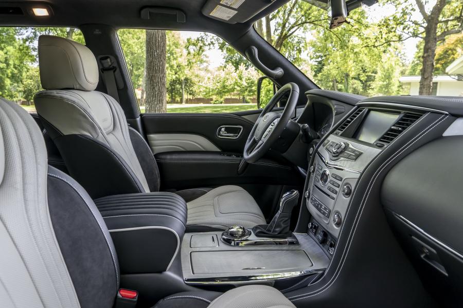 Интерьер Infiniti QX80 5.6 Limited 2018 года  (NA) (фото 44 из 45)